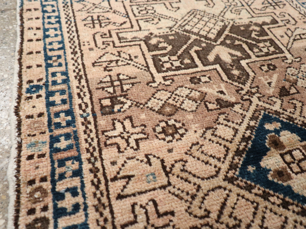 Vintage Persian Karajeh Throw Rug, No.20796 - Gsblank