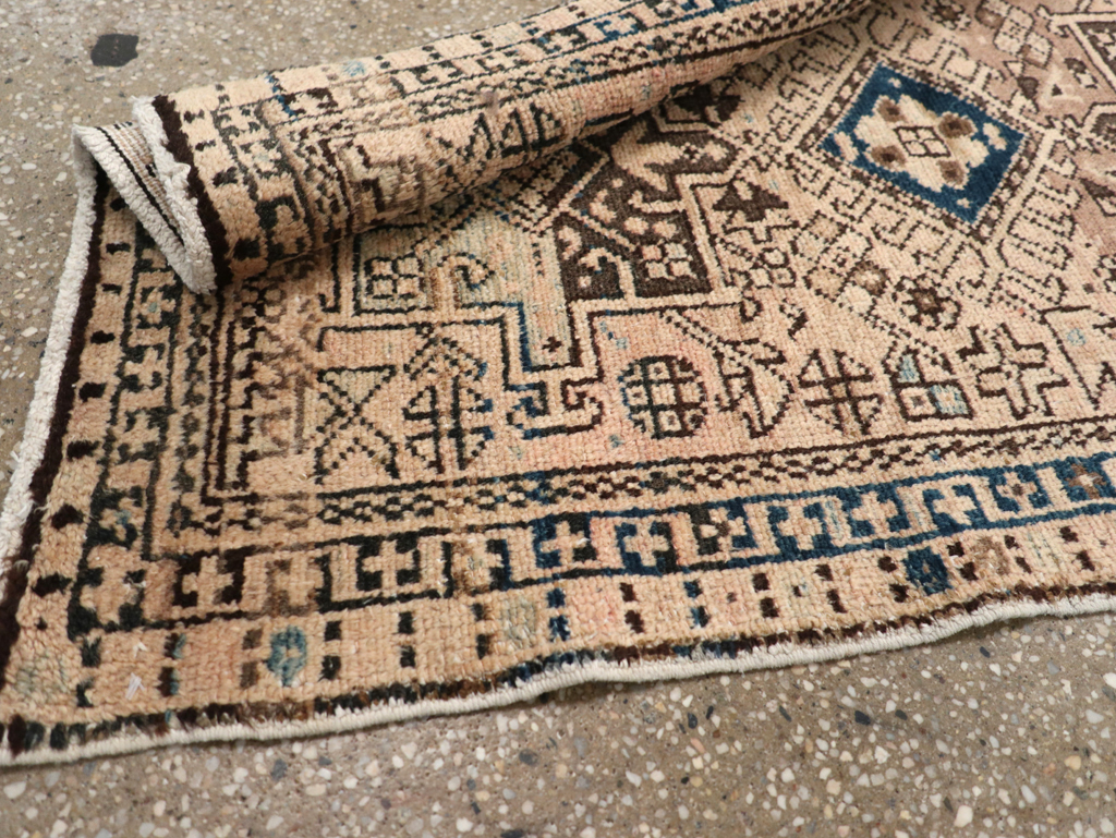 Vintage Persian Karajeh Throw Rug, No.20796 - Gsblank