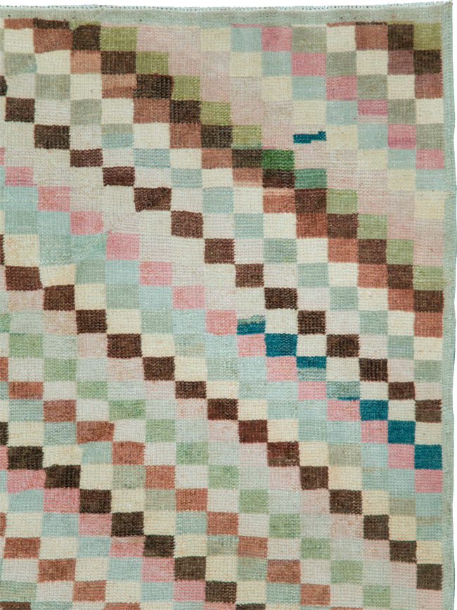 Vintage Turkish Anatolian Distressed Rug, No.20830 - Gsblank