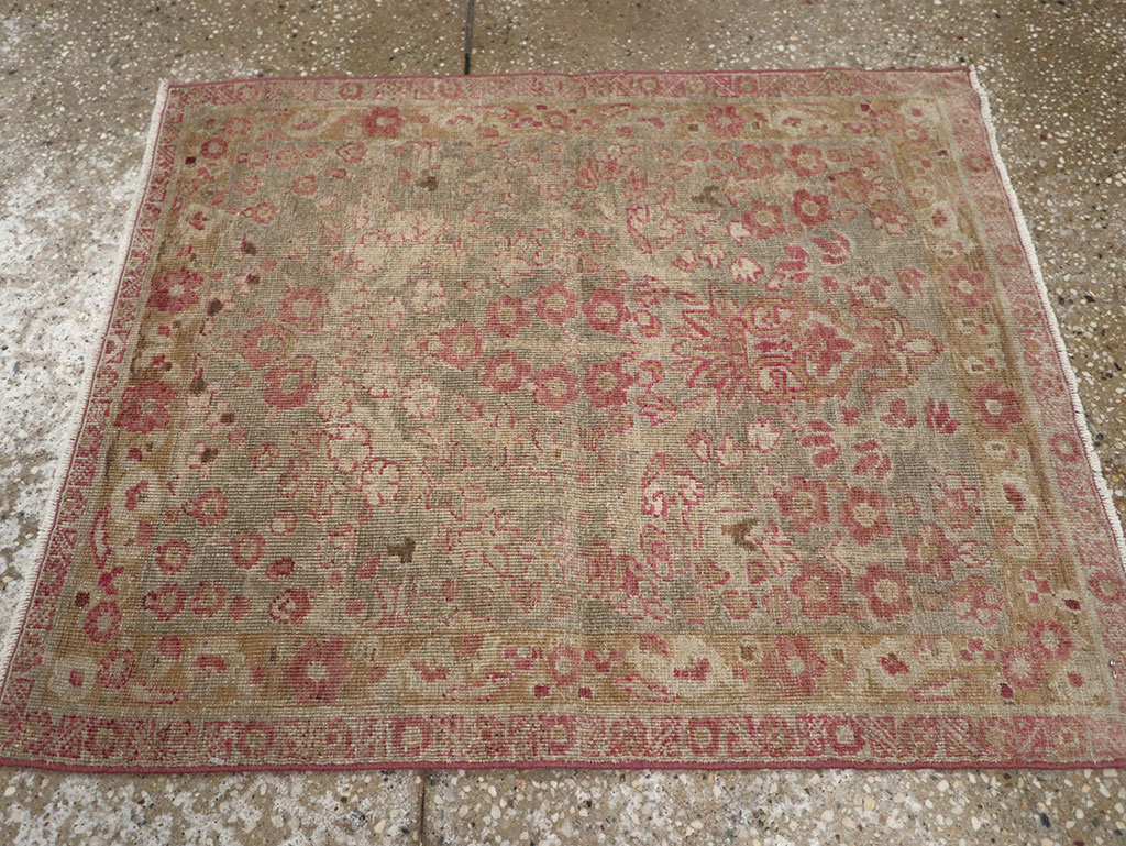 Antique Persian Mashad Throw Rug, No.20869 - Gsblank