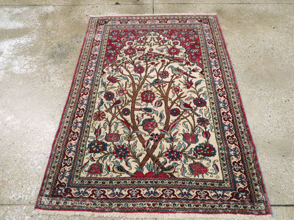 Vintage Persian Pictorial Isfahan Rug, No.21101 - Gsblank