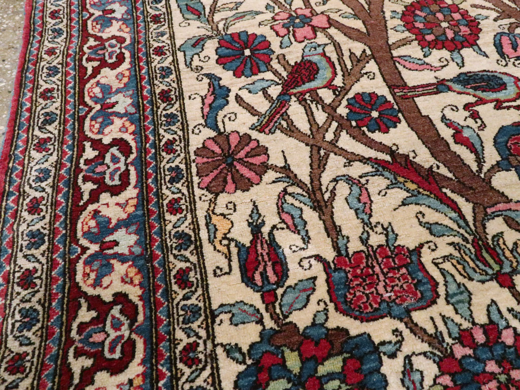 Vintage Persian Pictorial Isfahan Rug, No.21101 - Gsblank