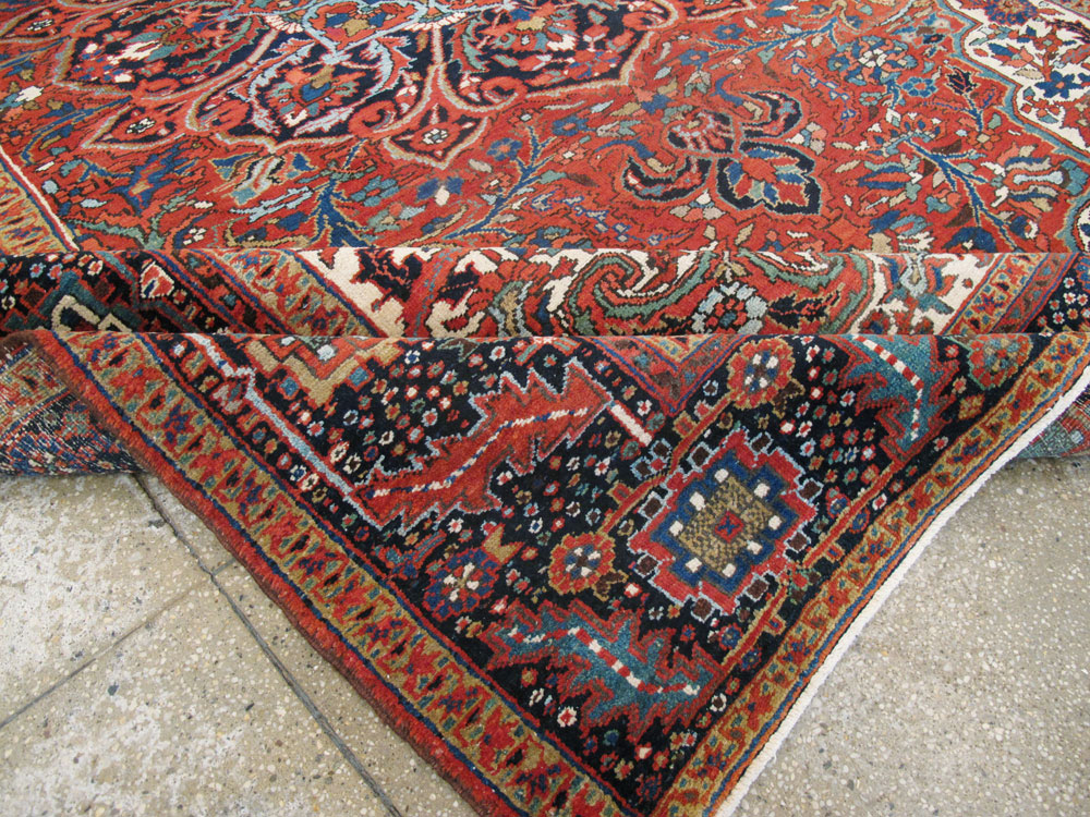 Vintage Persian Heriz Carpet, No.21148 - Gsblank