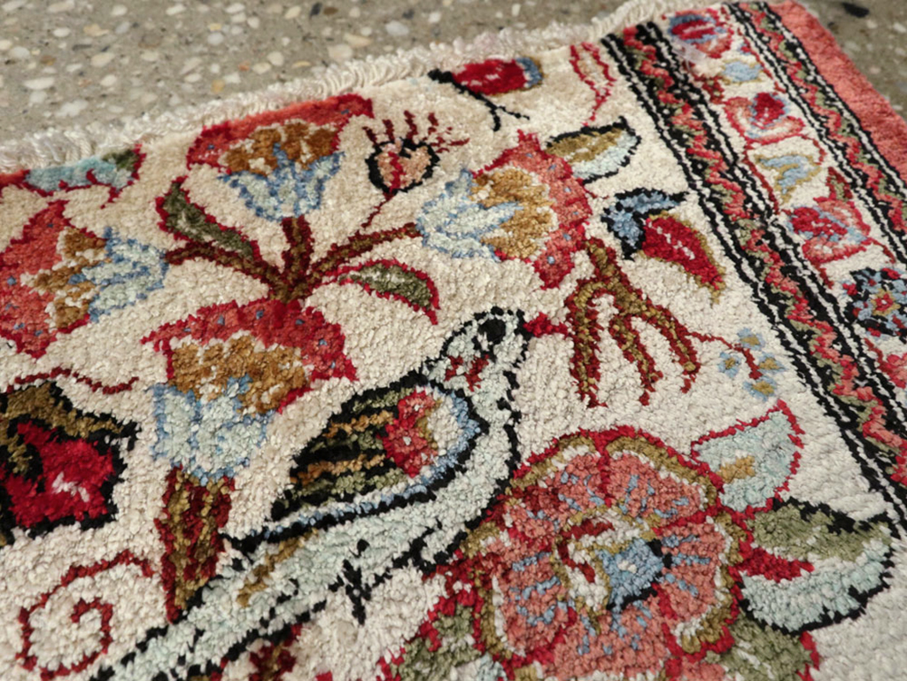 Vintage Persian Quom Silk Rug, No.21213 - Gsblank