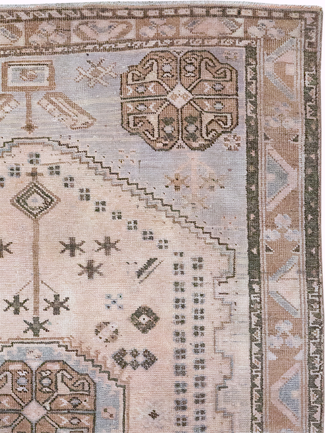 Vintage Persian Shiraz Throw Rug, No.21304 - Gsblank