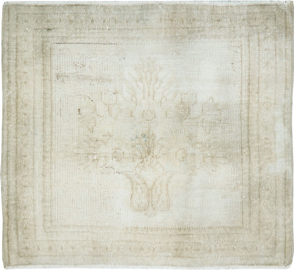 Antique Persian Sarouk Rug, No.21343 - Gsblank
