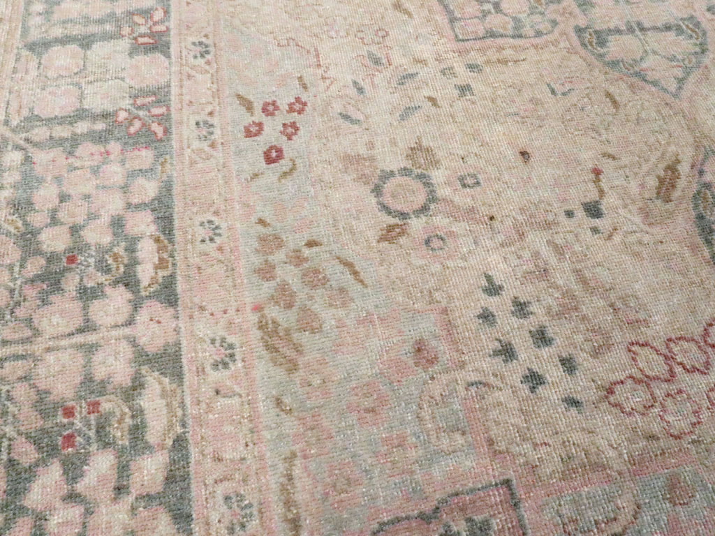 Vintage Persian Tabriz Accent Rug, No.21470 - Gsblank