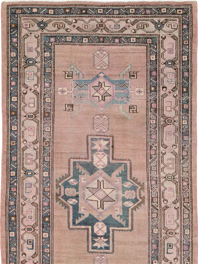 Antique Persian Northwest Runner, No.21490 - Gsblank
