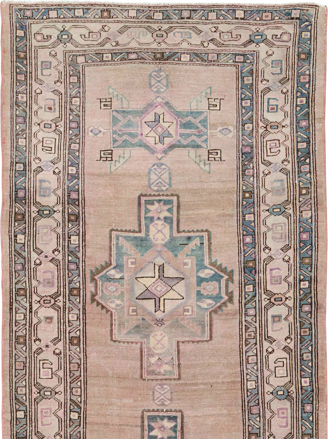Antique Persian Northwest Runner, No.21490 - Gsblank
