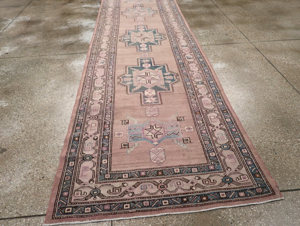 Antique Persian Northwest Runner, No.21490 - Gsblank