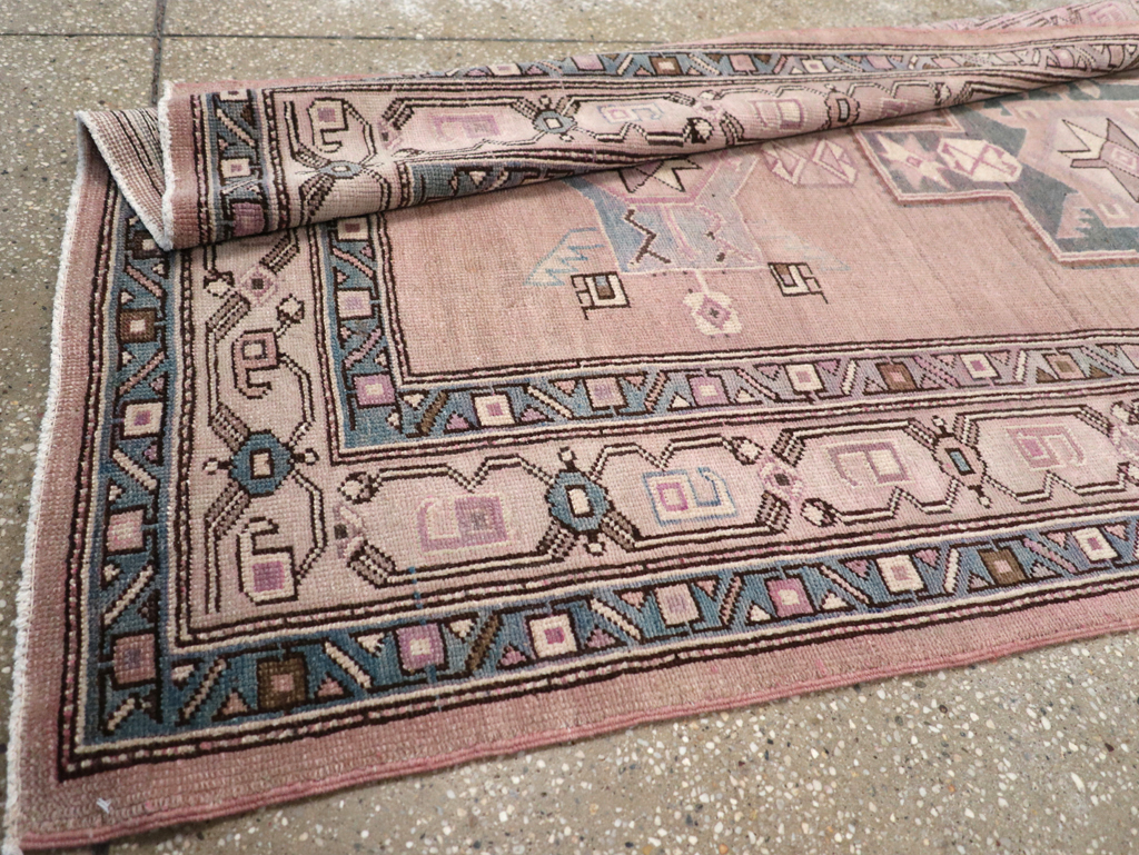 Antique Persian Northwest Runner, No.21490 - Gsblank
