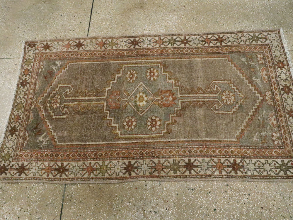 Antique Persian Malayer Rug, No.21513 - Gsblank