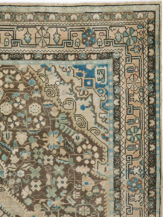 Antique Persian Sarouk Rug, No.21865 - Gsblank
