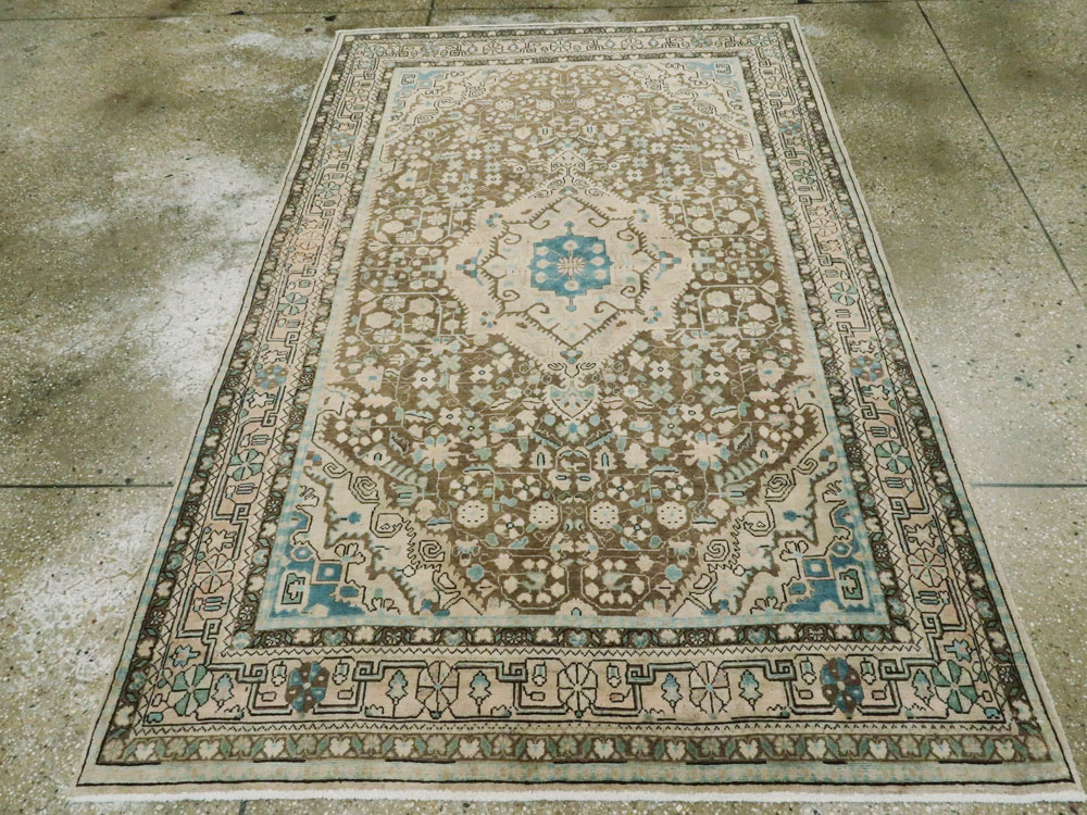 Antique Persian Sarouk Rug, No.21865 - Gsblank