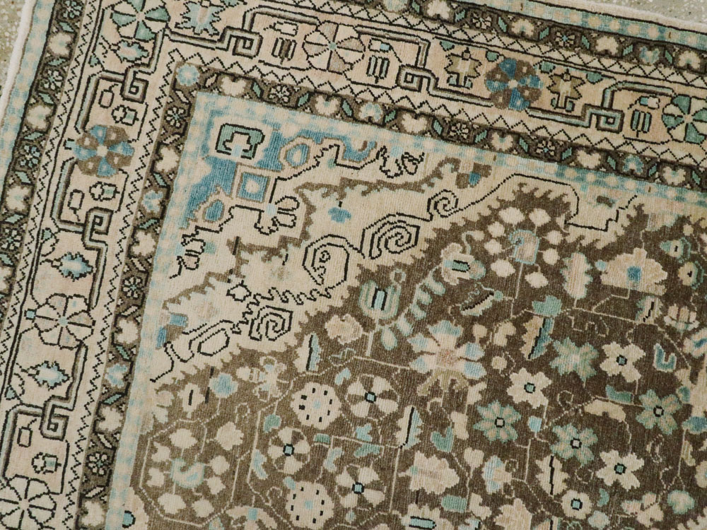 Antique Persian Sarouk Rug, No.21865 - Gsblank