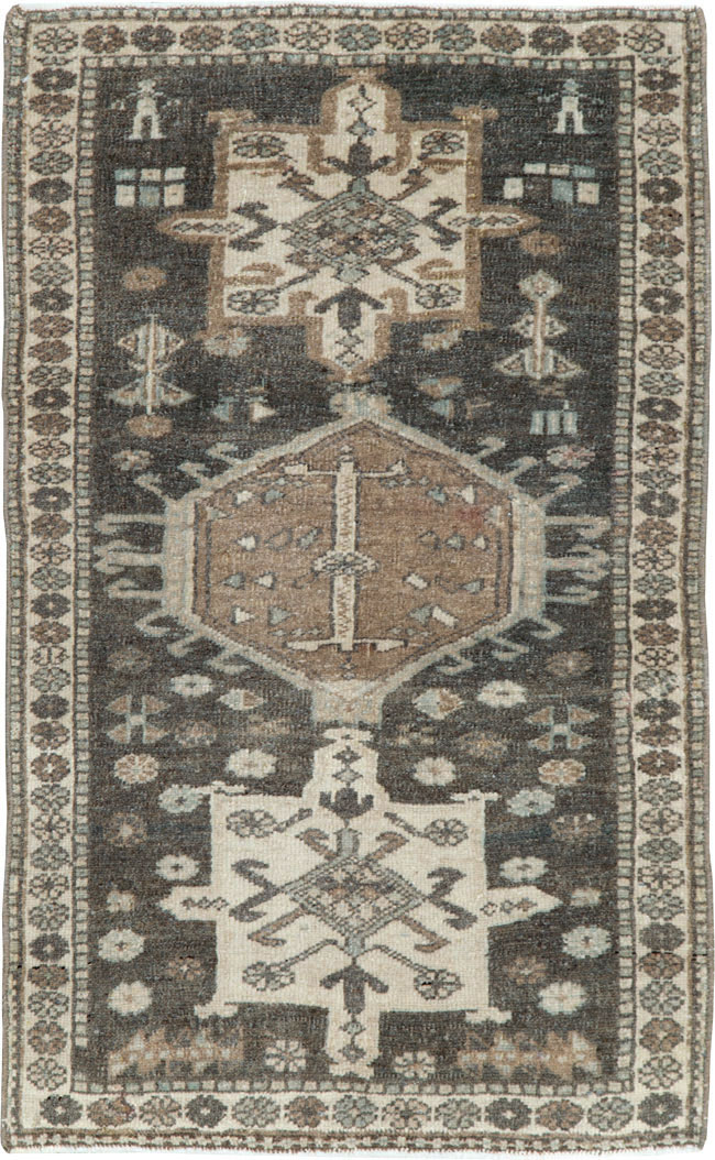 Vintage Persian Karajeh Throw Rug, No.21872 - Gsblank
