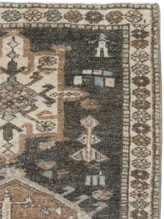 Vintage Persian Karajeh Throw Rug, No.21872 - Gsblank