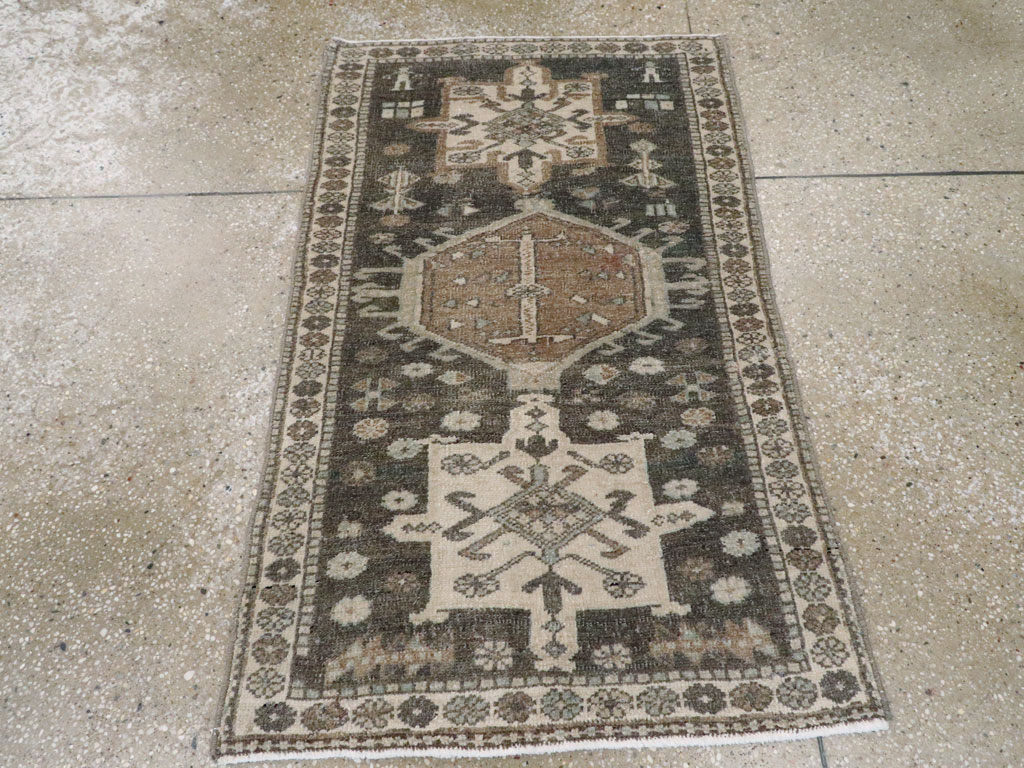 Vintage Persian Karajeh Throw Rug, No.21872 - Gsblank