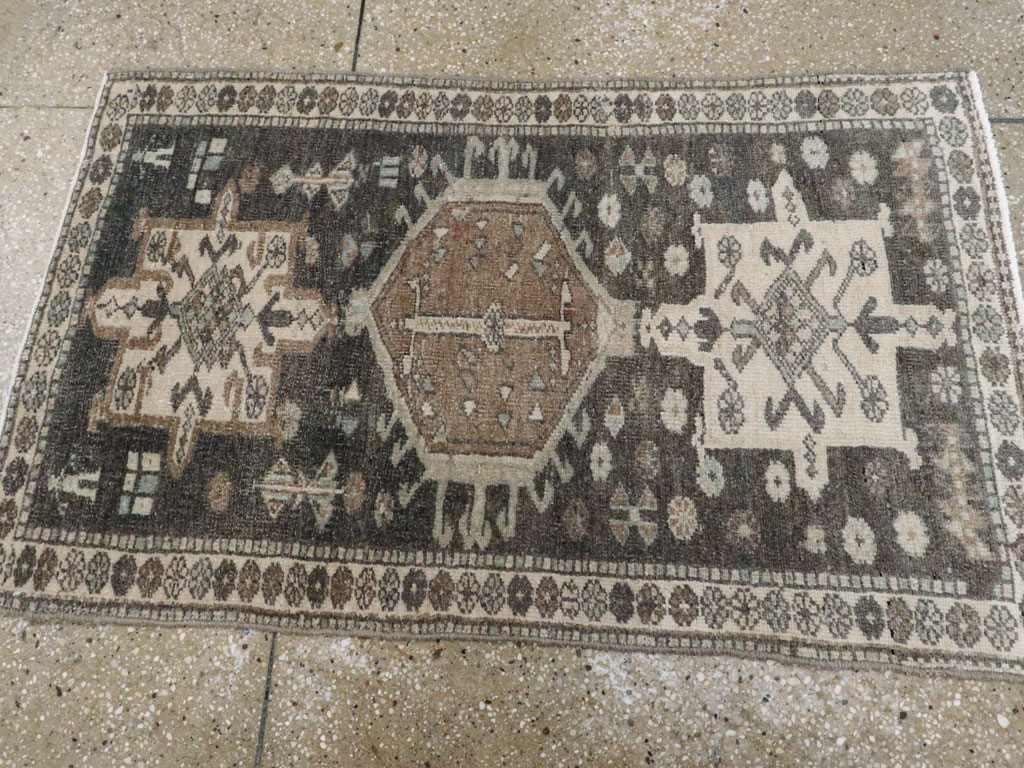 Vintage Persian Karajeh Throw Rug, No.21872 - Gsblank