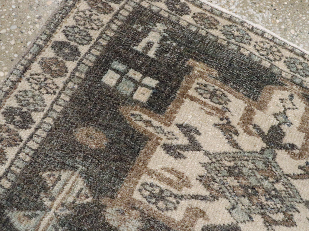 Vintage Persian Karajeh Throw Rug, No.21872 - Gsblank