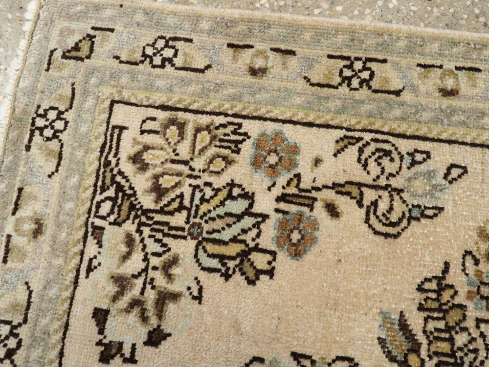 Vintage Persian Sarouk Rug, No.21877 - Gsblank