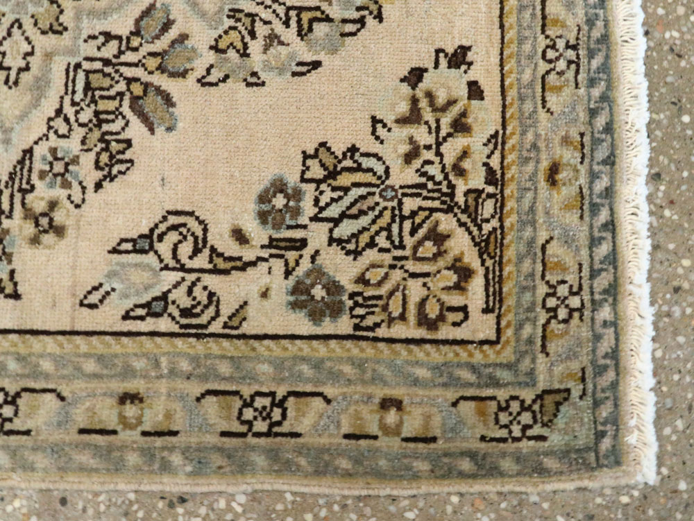 Vintage Persian Sarouk Rug, No.21877 - Gsblank