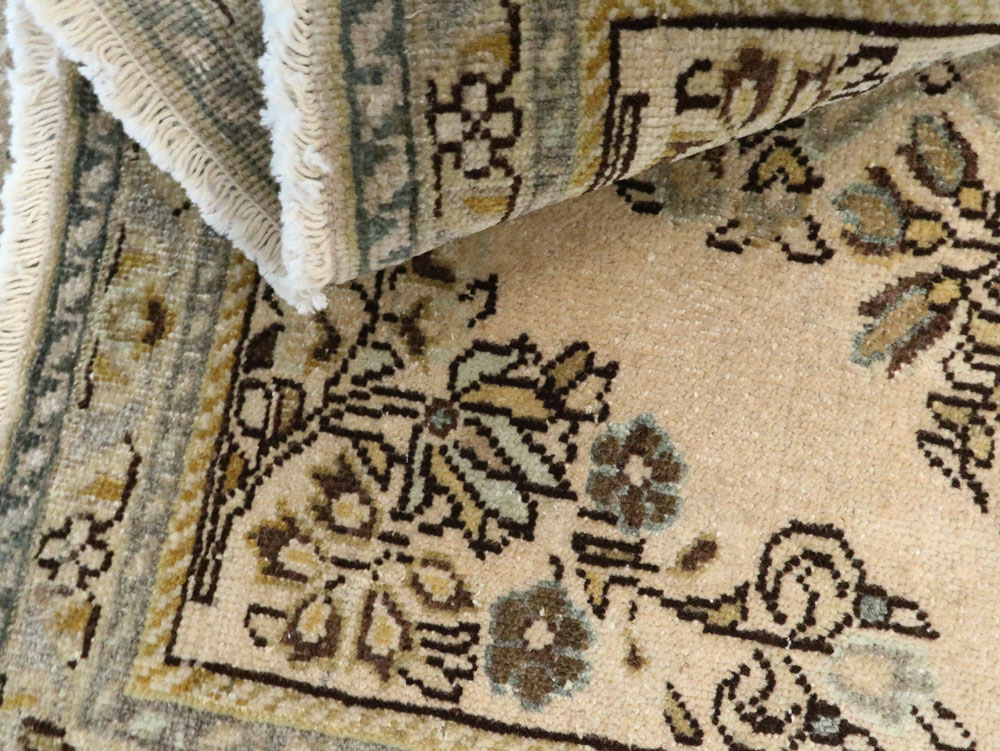 Vintage Persian Sarouk Rug, No.21877 - Gsblank