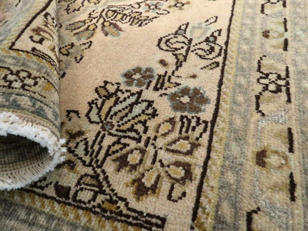 Vintage Persian Sarouk Rug, No.21877 - Gsblank