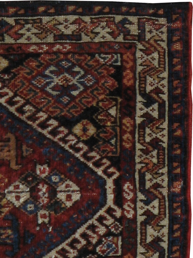 Antique Persian Qashqai Rug, No.22076 - Gsblank