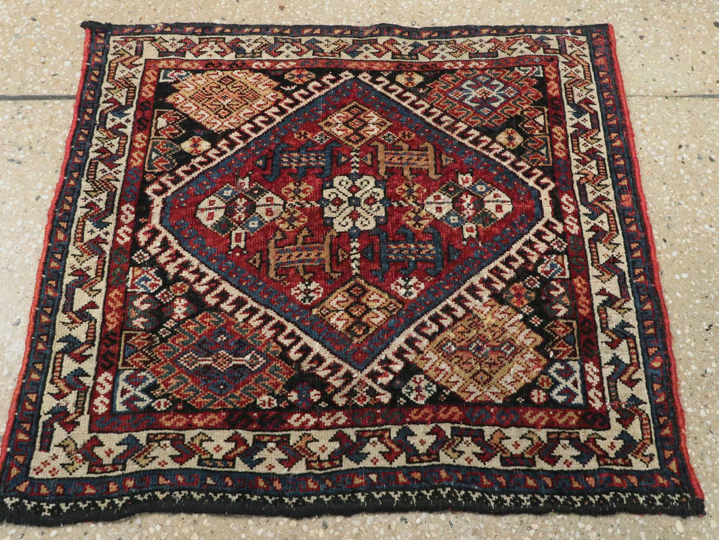 Antique Persian Qashqai Rug, No.22076 - Gsblank