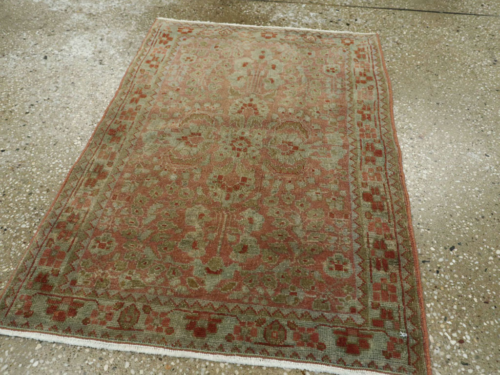 Antique Persian Sarouk Rug, No.22134 - Gsblank