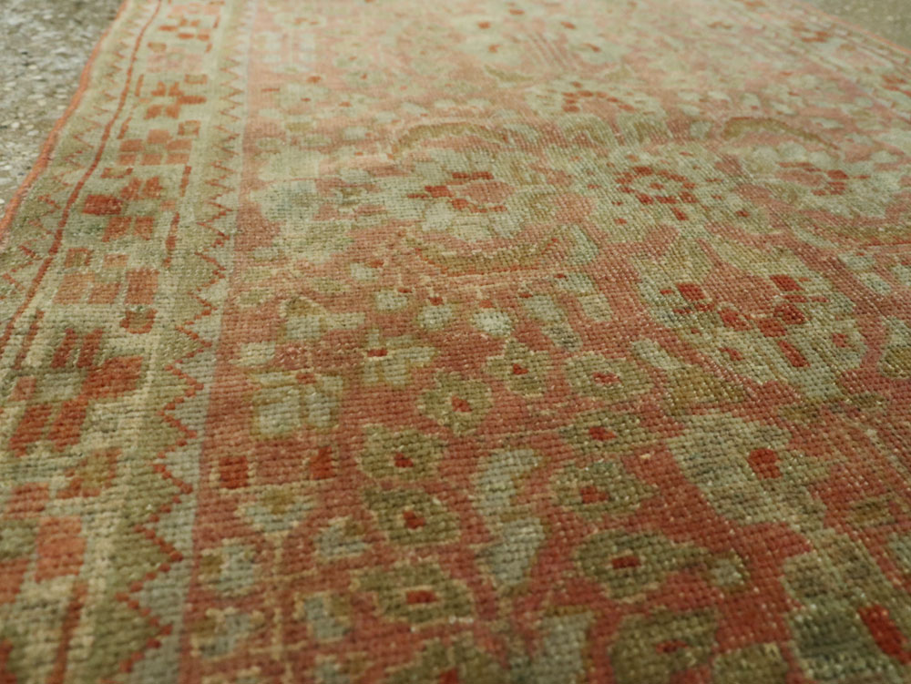 Antique Persian Sarouk Rug, No.22134 - Gsblank