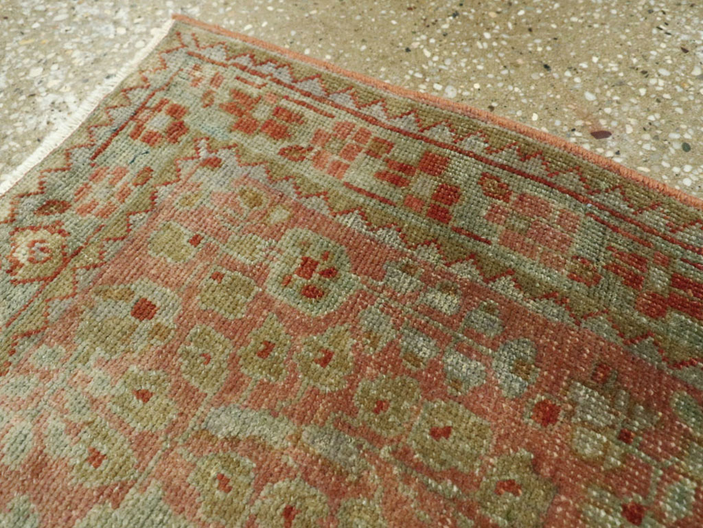 Antique Persian Sarouk Rug, No.22134 - Gsblank