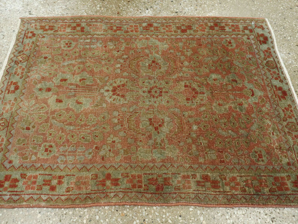 Antique Persian Sarouk Rug, No.22134 - Gsblank