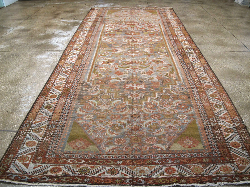 Antique Persian Bakhtiari Carpet, No.22138 - Gsblank