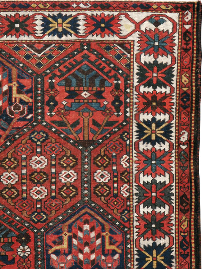 Vintage Persian Bakhtiari Rug, No.22139 - Gsblank