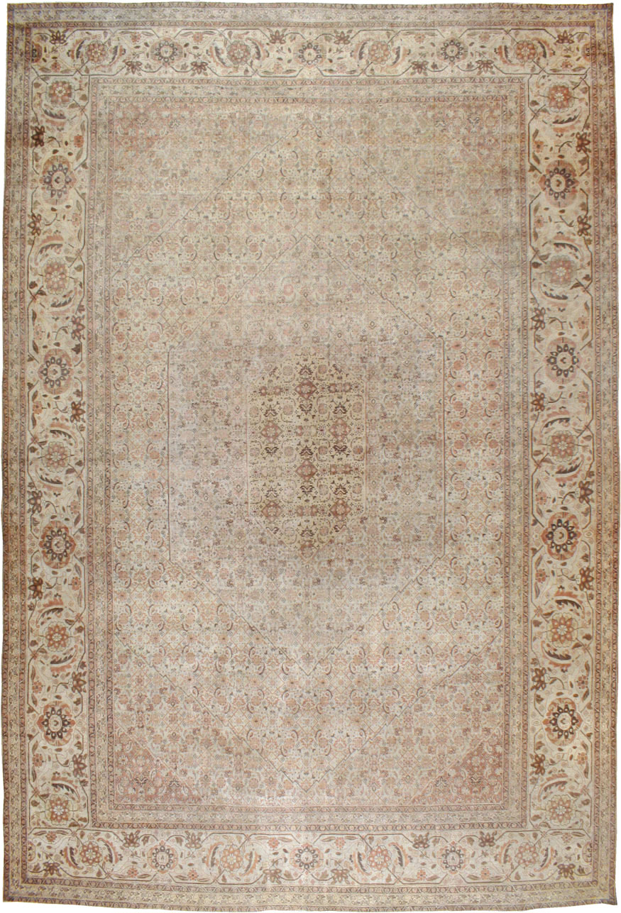 Antique Persian Tabriz Carpet, No.22148 - Gsblank