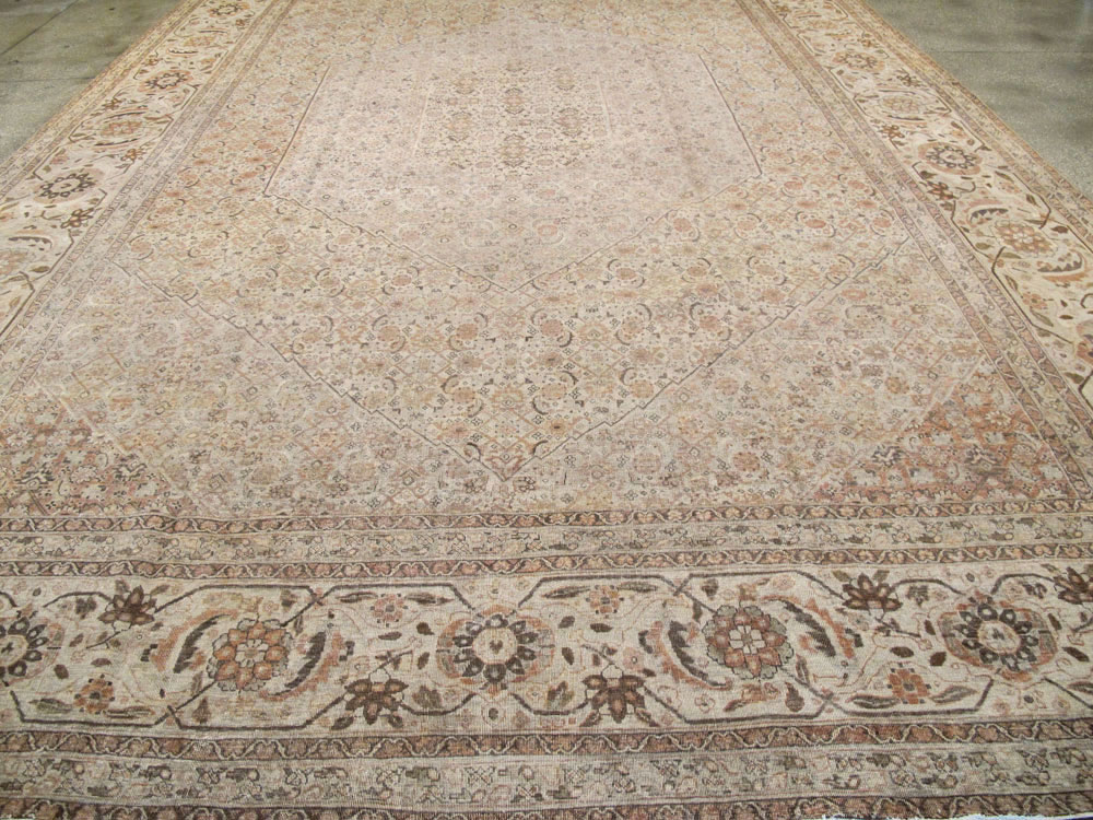 Antique Persian Tabriz Carpet, No.22148 - Gsblank