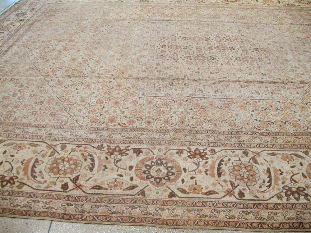 Antique Persian Tabriz Carpet, No.22148 - Gsblank