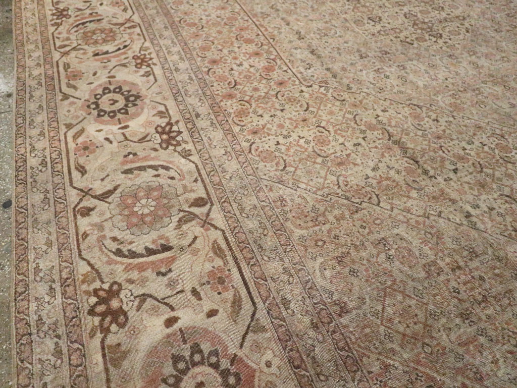 Antique Persian Tabriz Carpet, No.22148 - Gsblank