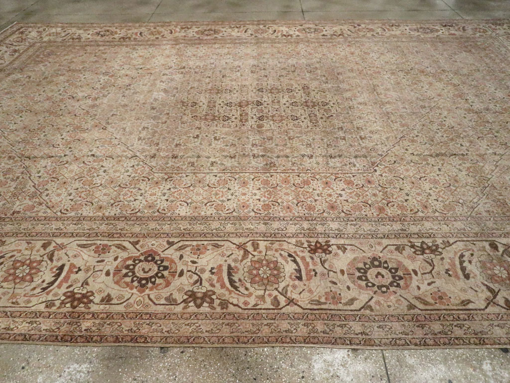 Antique Persian Tabriz Carpet, No.22148 - Gsblank