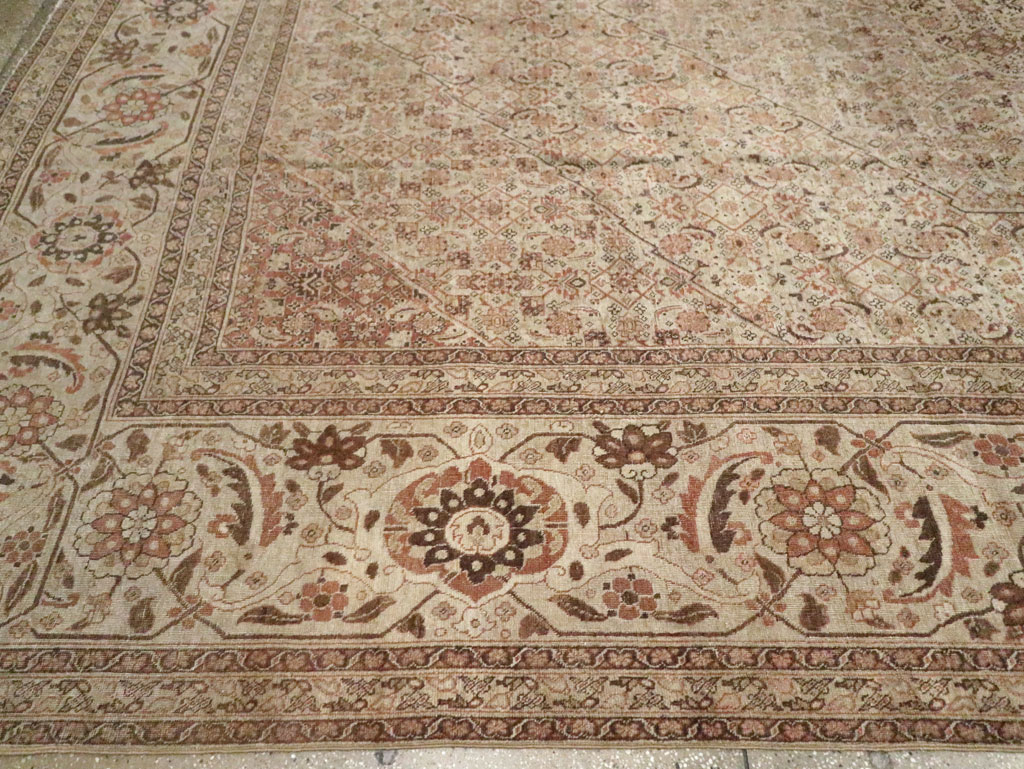 Antique Persian Tabriz Carpet, No.22148 - Gsblank