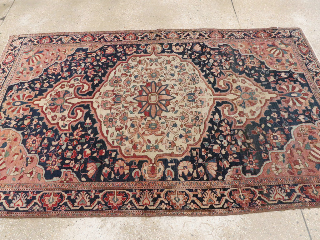 Antique Persian Sarouk Fereghan Rug, No.22163 - Gsblank