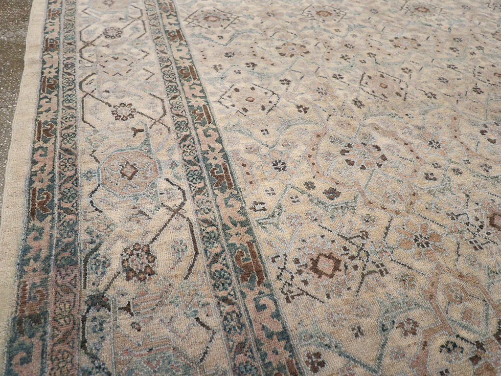 Antique Persian Bibikabad Carpet, No.22168 - Gsblank