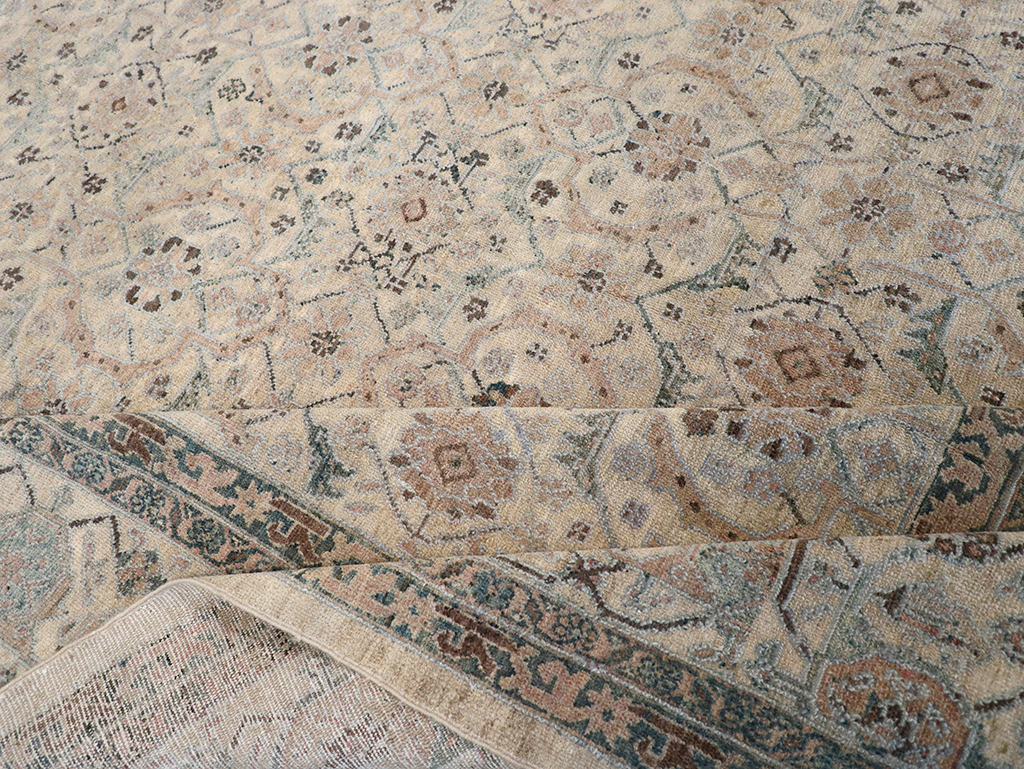 Antique Persian Bibikabad Carpet, No.22168 - Gsblank