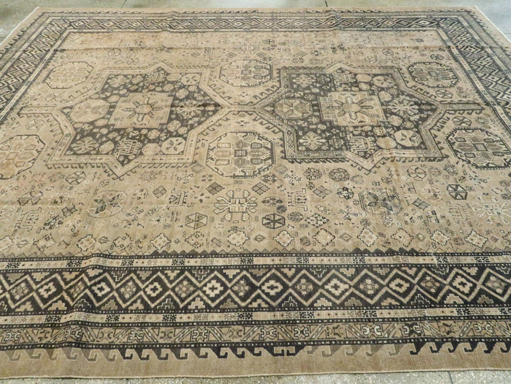 Vintage Persian Tabriz Carpet, No.22264 - Gsblank