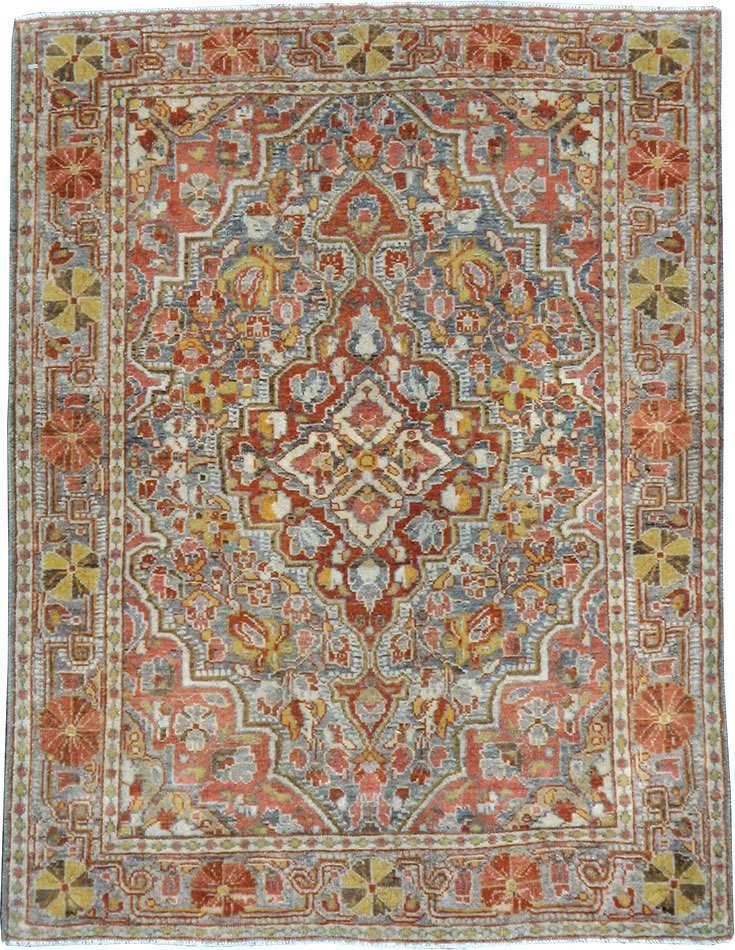 Antique Persian Sarouk Rug, No.22275 - Gsblank