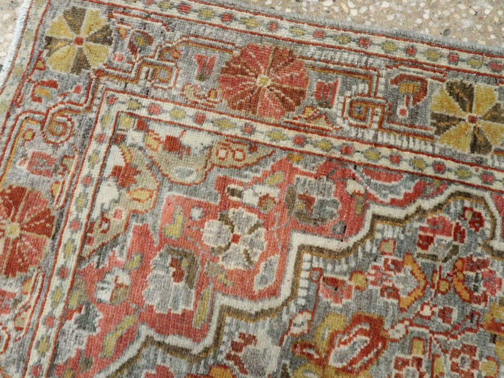 Antique Persian Sarouk Rug, No.22275 - Gsblank