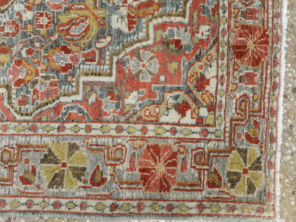 Antique Persian Sarouk Rug, No.22275 - Gsblank