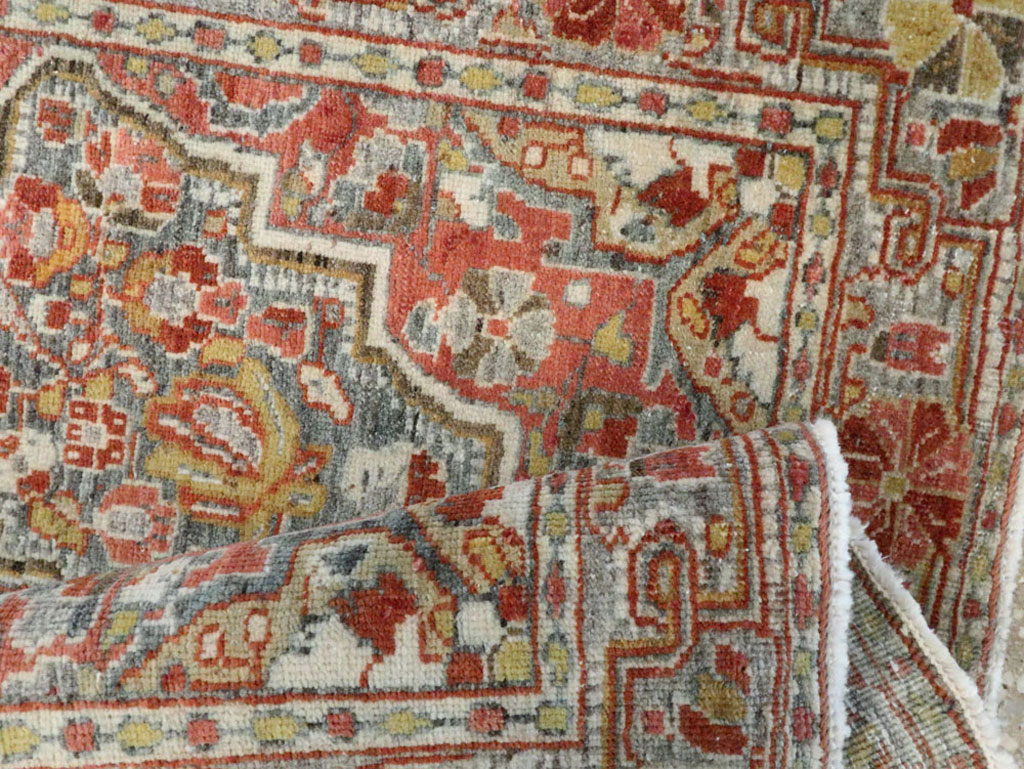 Antique Persian Sarouk Rug, No.22275 - Gsblank